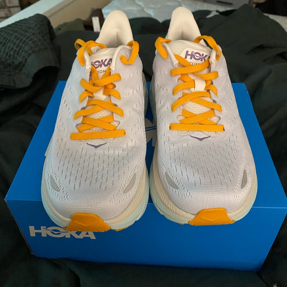 Hoka Clifton 8